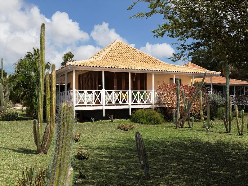 Papagayo Beach Resort (Adults Only) 빌렘스타트 외부 사진