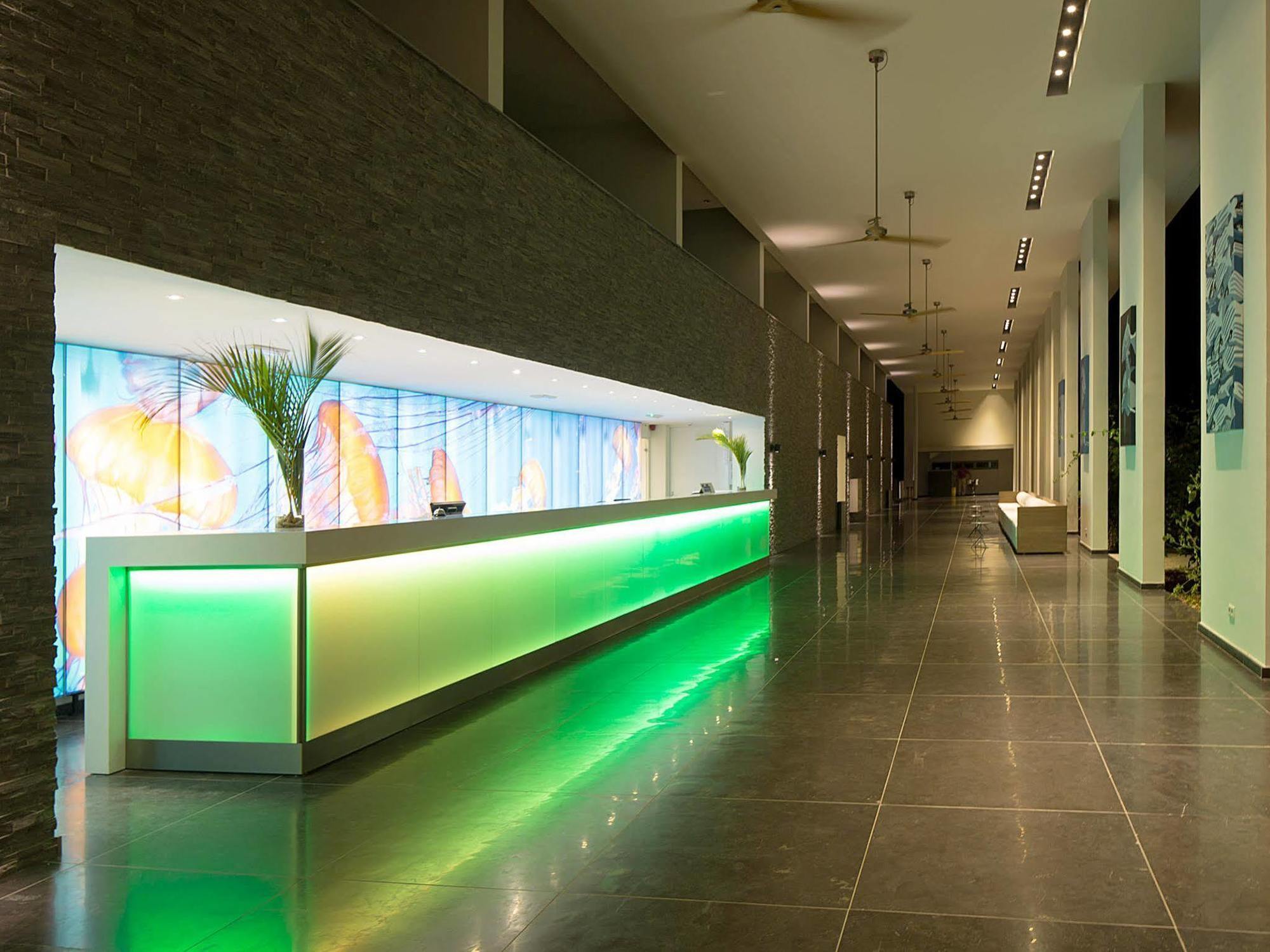 Papagayo Beach Resort (Adults Only) 빌렘스타트 외부 사진